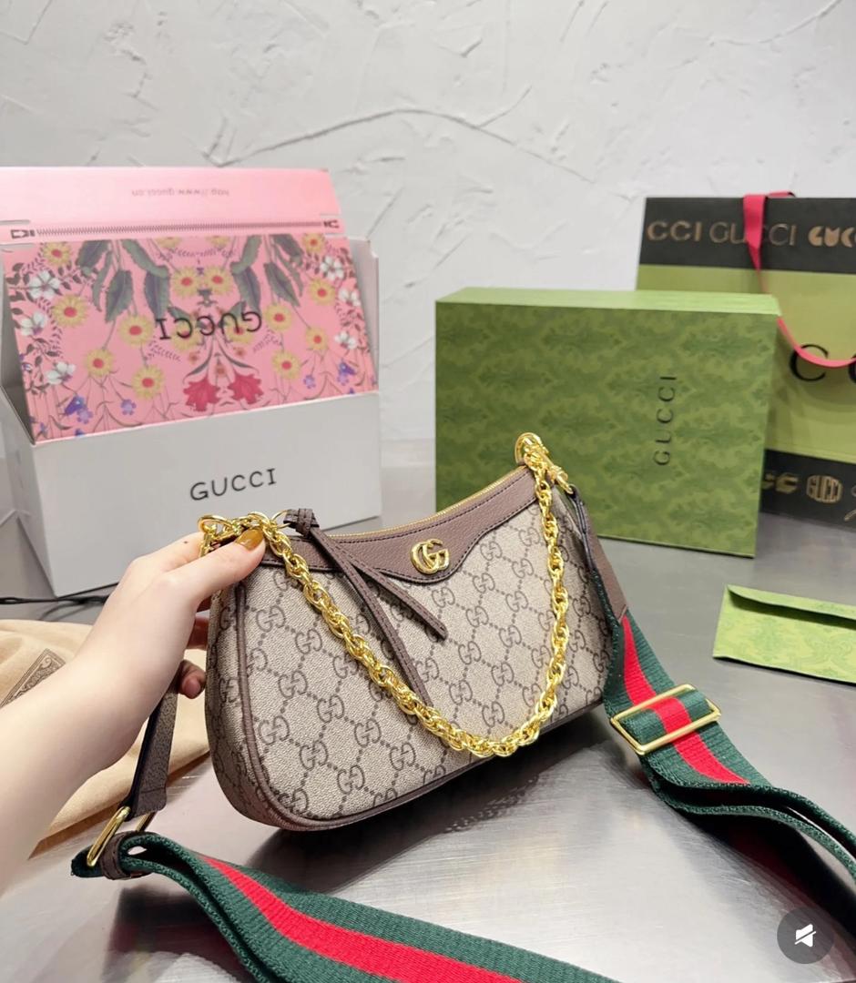 Gucci canvas shoulder bag