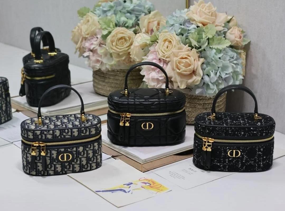 Dior 30 Montaigne Mini Vanity Case