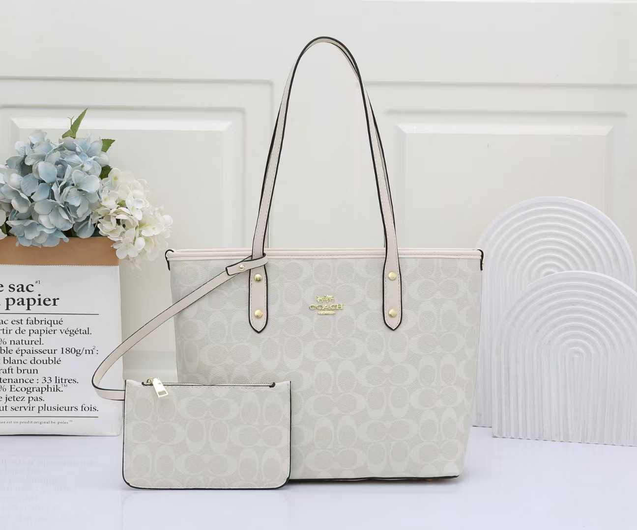 Coach - City Tote Bag In Signature Canvas