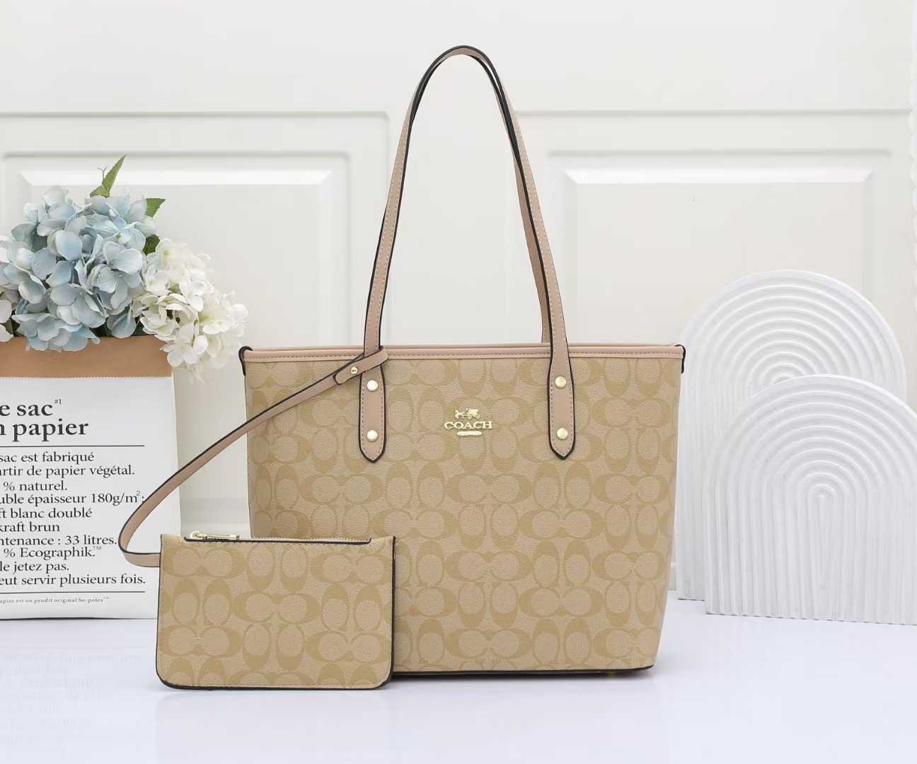 Coach - City Tote Bag In Signature Canvas