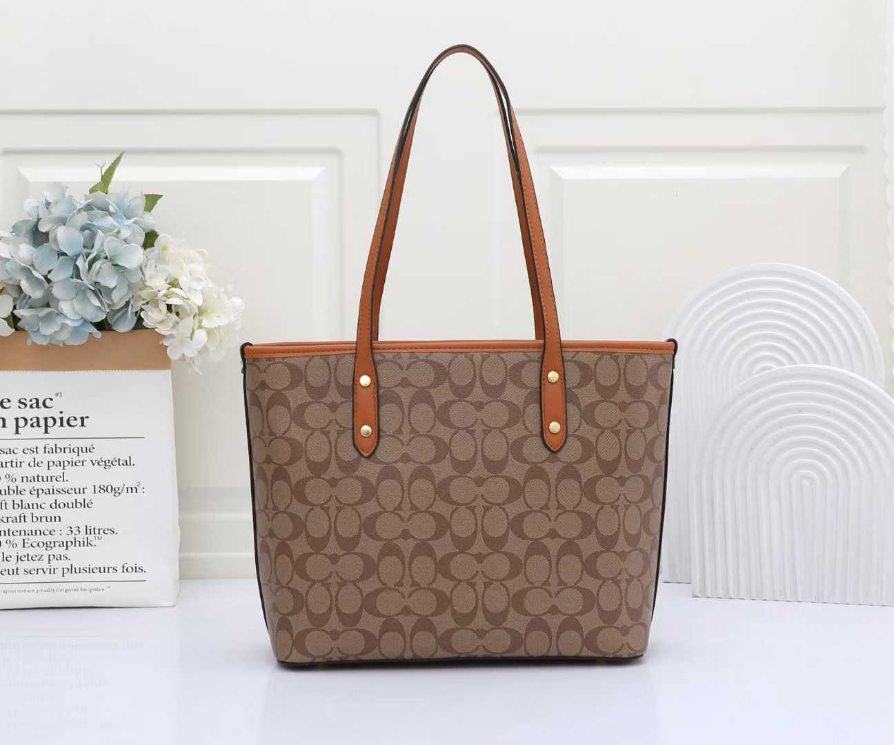 Coach - City Tote Bag In Signature Canvas