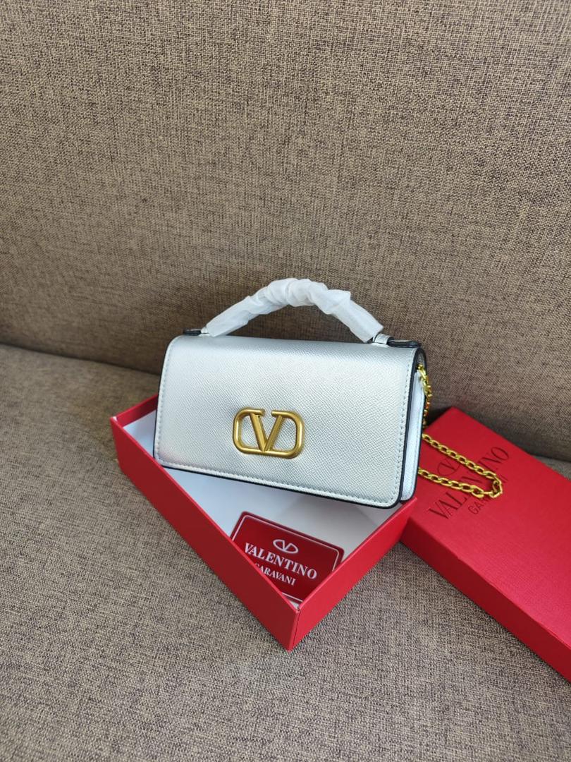 Valentino Vlogo Signature Grainy Calfskin Wallet With Chain