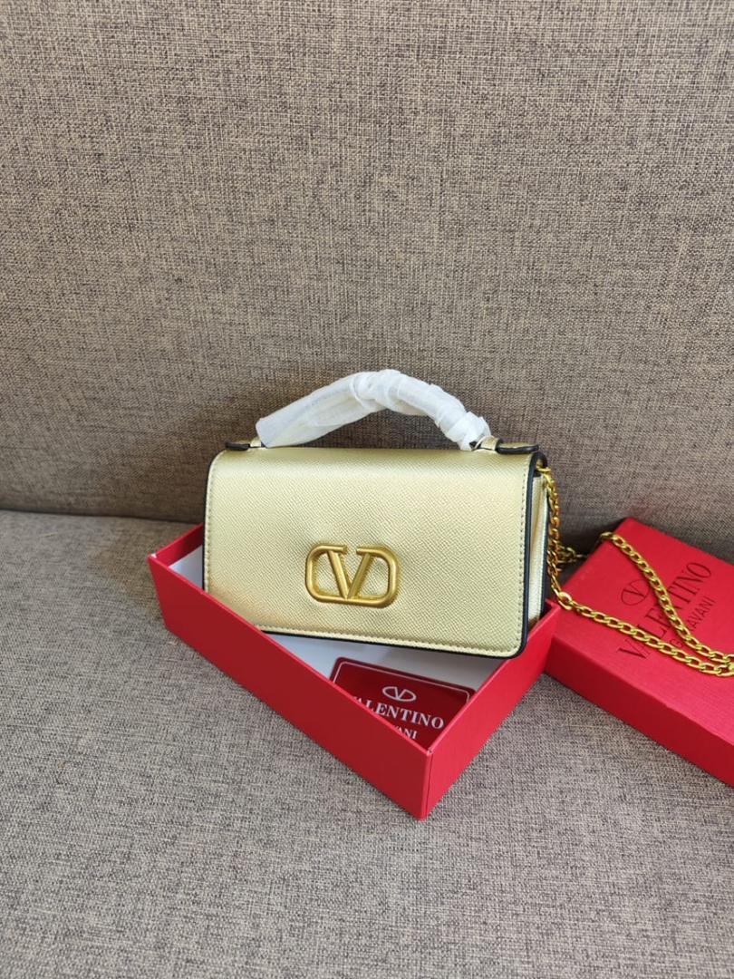 Valentino Vlogo Signature Grainy Calfskin Wallet With Chain
