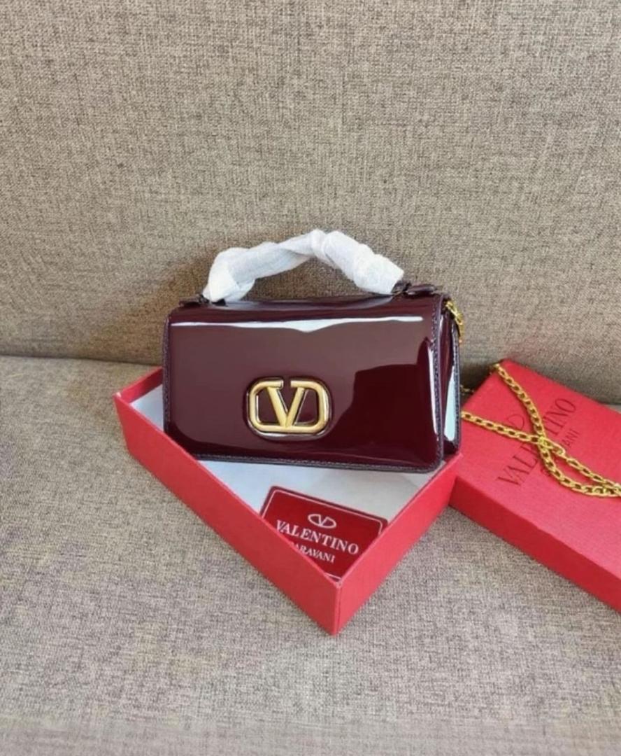 Valentino Vlogo Signature Grainy Calfskin Wallet With Chain